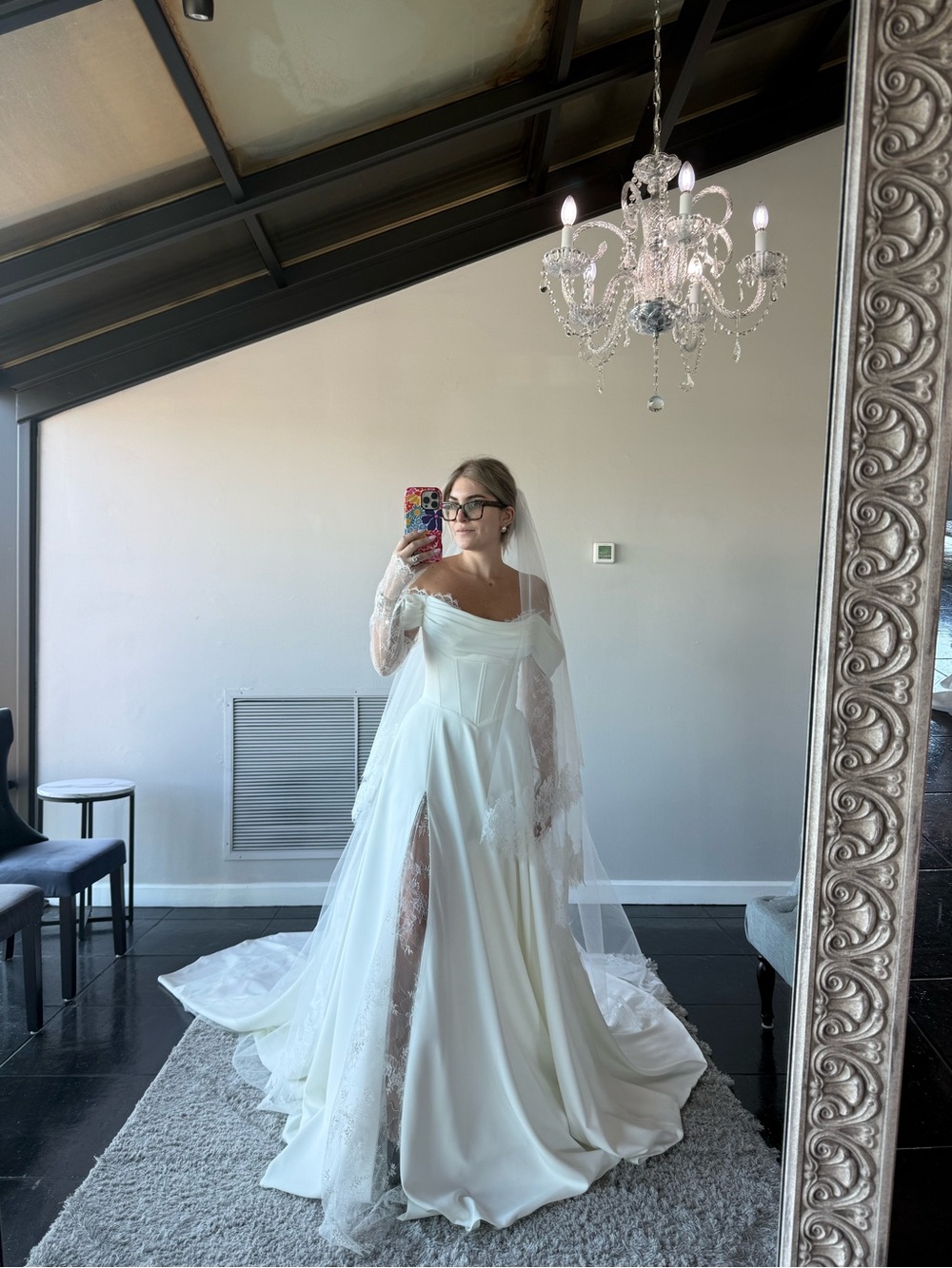 Eva Lendel- Baccara Dress + Veil - Picture 5 of 5